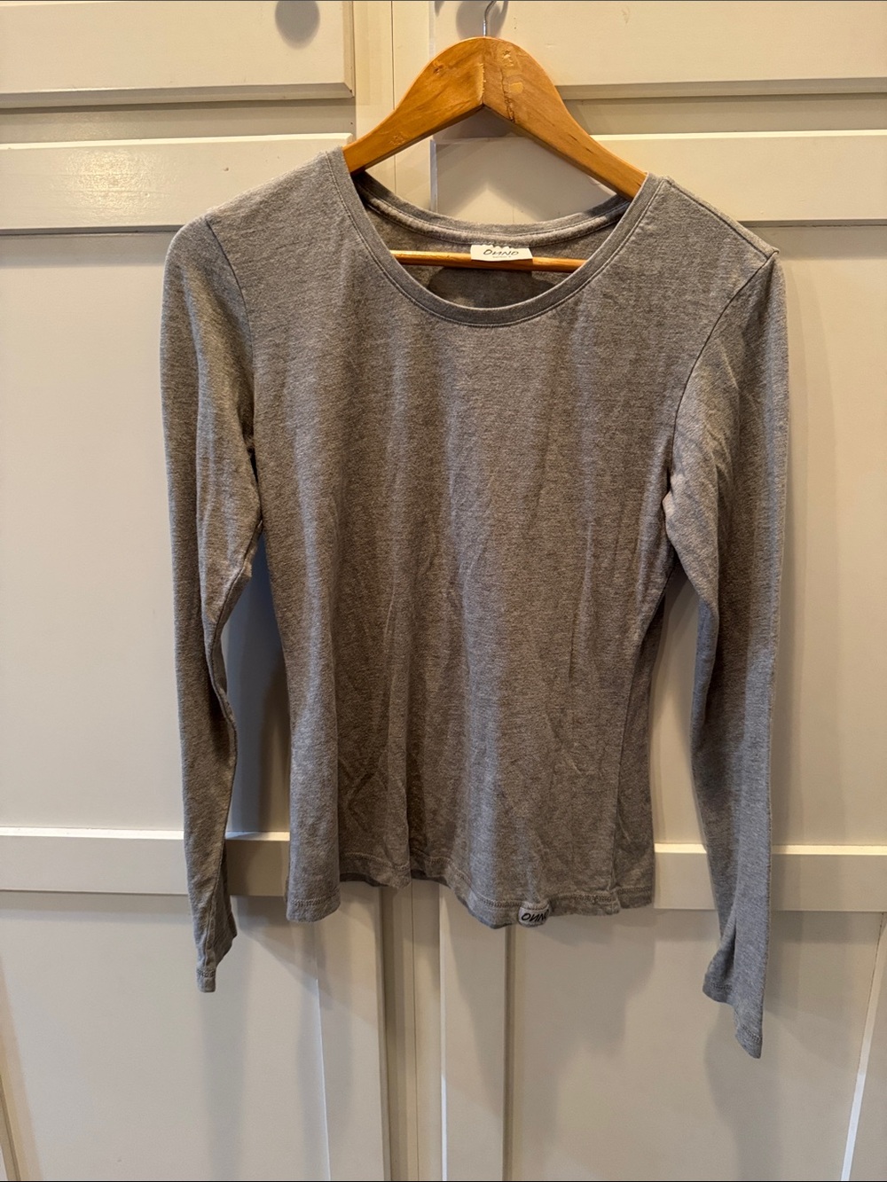 ONNO Crewneck Long-Sleeve Bamboo Tee - Gray